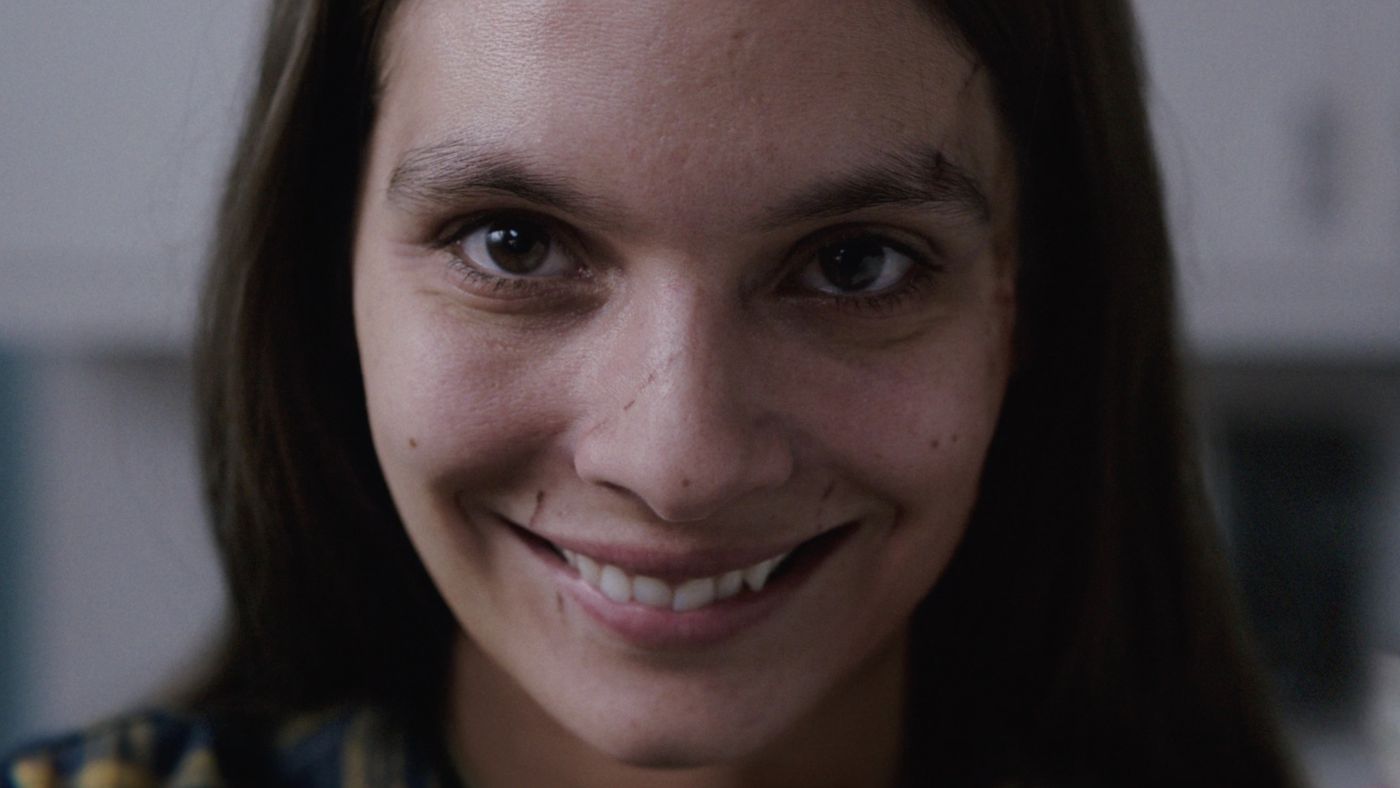 Spooky Sarah reviews the latest from Paramount Pictures, Smile. She discusses how the film used too many tropes & why that muddled it.